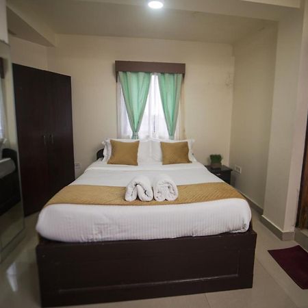 Appartamento di 350 m² con 10 camera Shillong Esterno foto