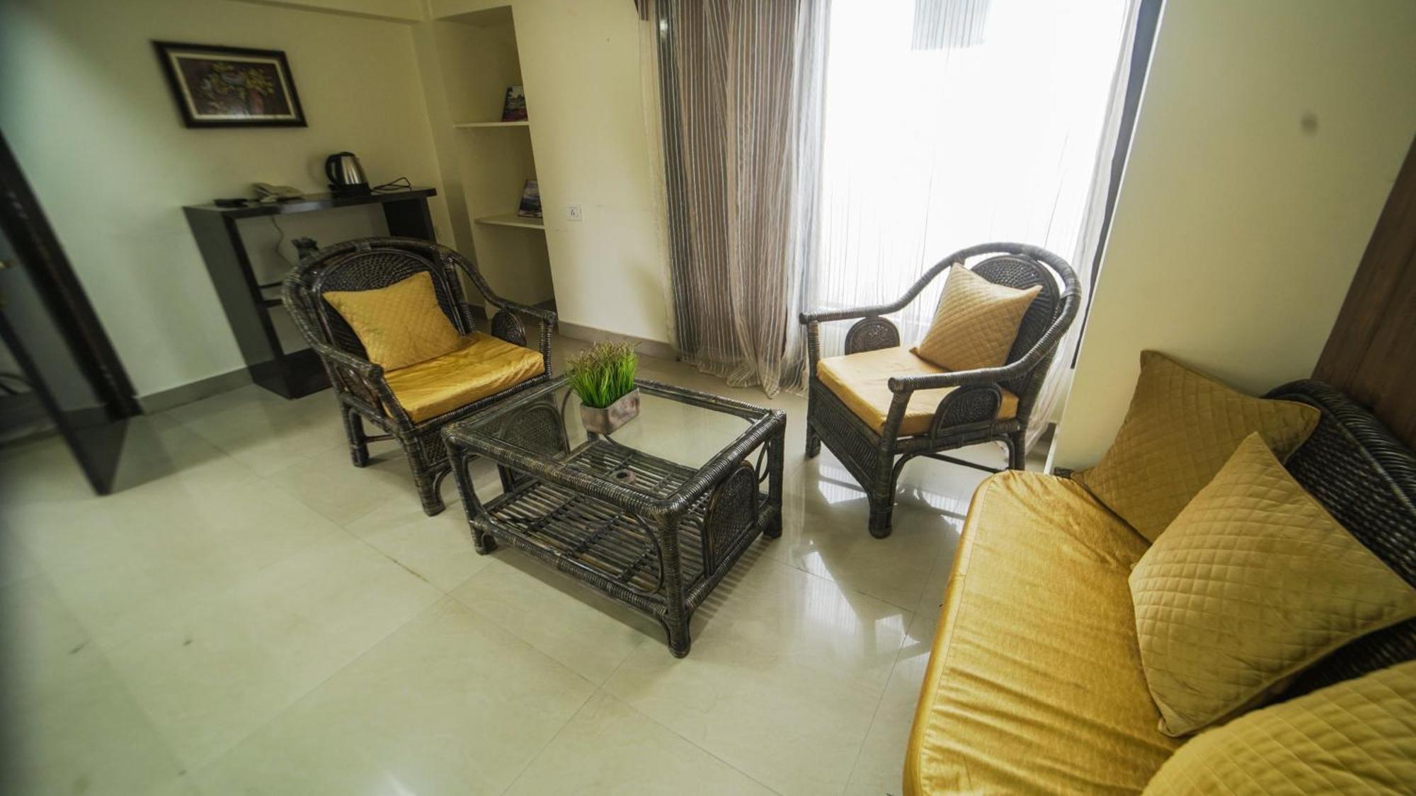 Appartamento di 350 m² con 10 camera Shillong Esterno foto