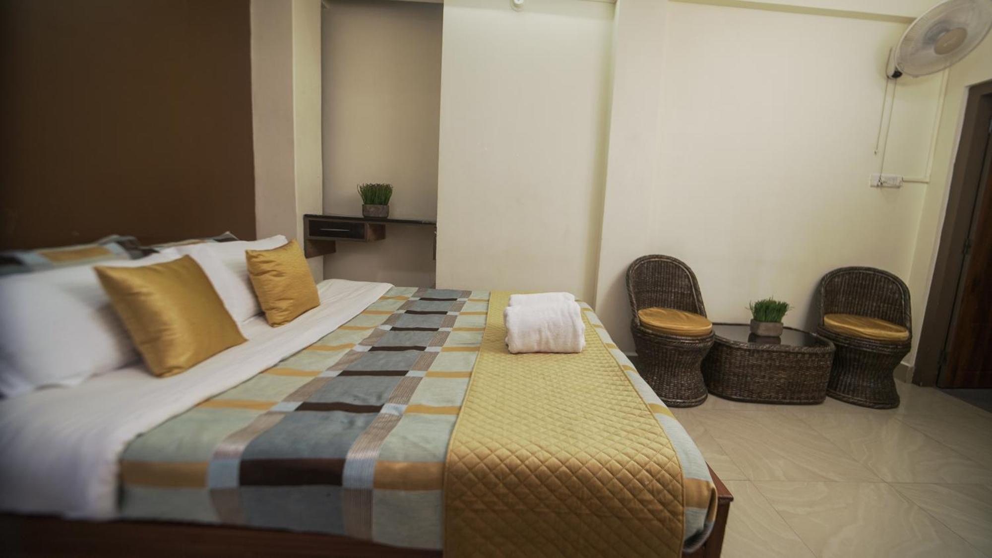 Appartamento di 350 m² con 10 camera Shillong Esterno foto