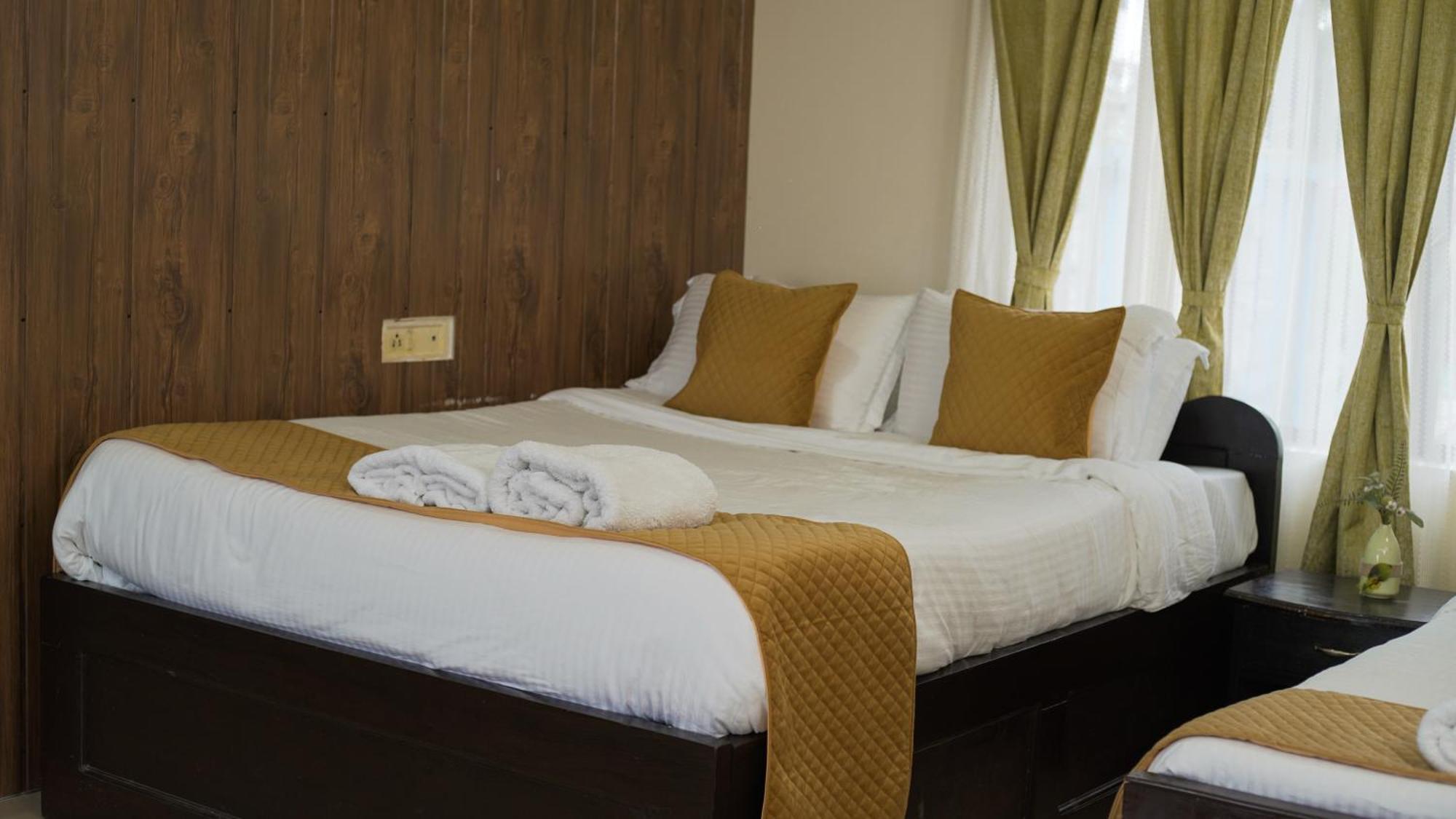 Appartamento di 350 m² con 10 camera Shillong Esterno foto