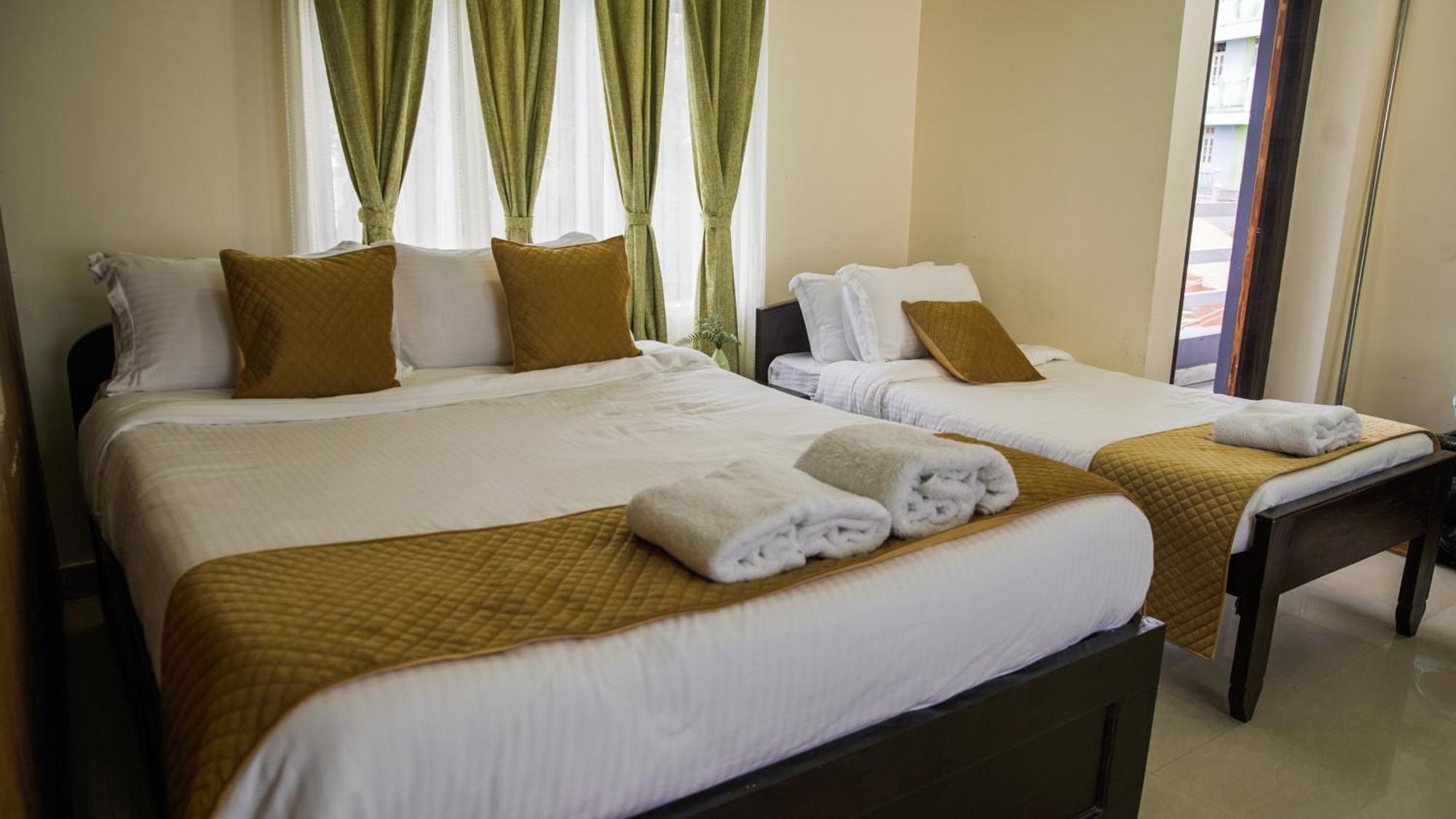 Appartamento di 350 m² con 10 camera Shillong Esterno foto
