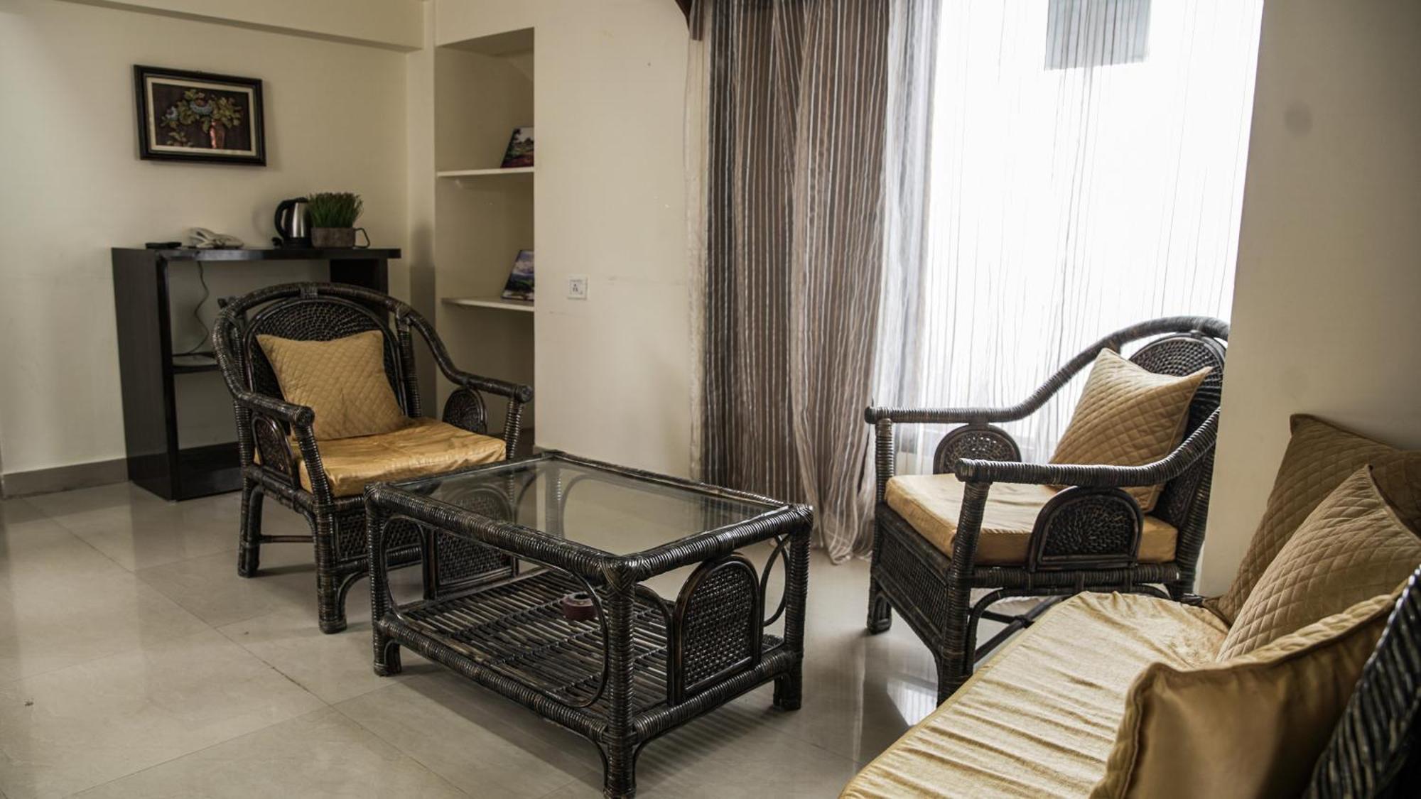 Appartamento di 350 m² con 10 camera Shillong Esterno foto
