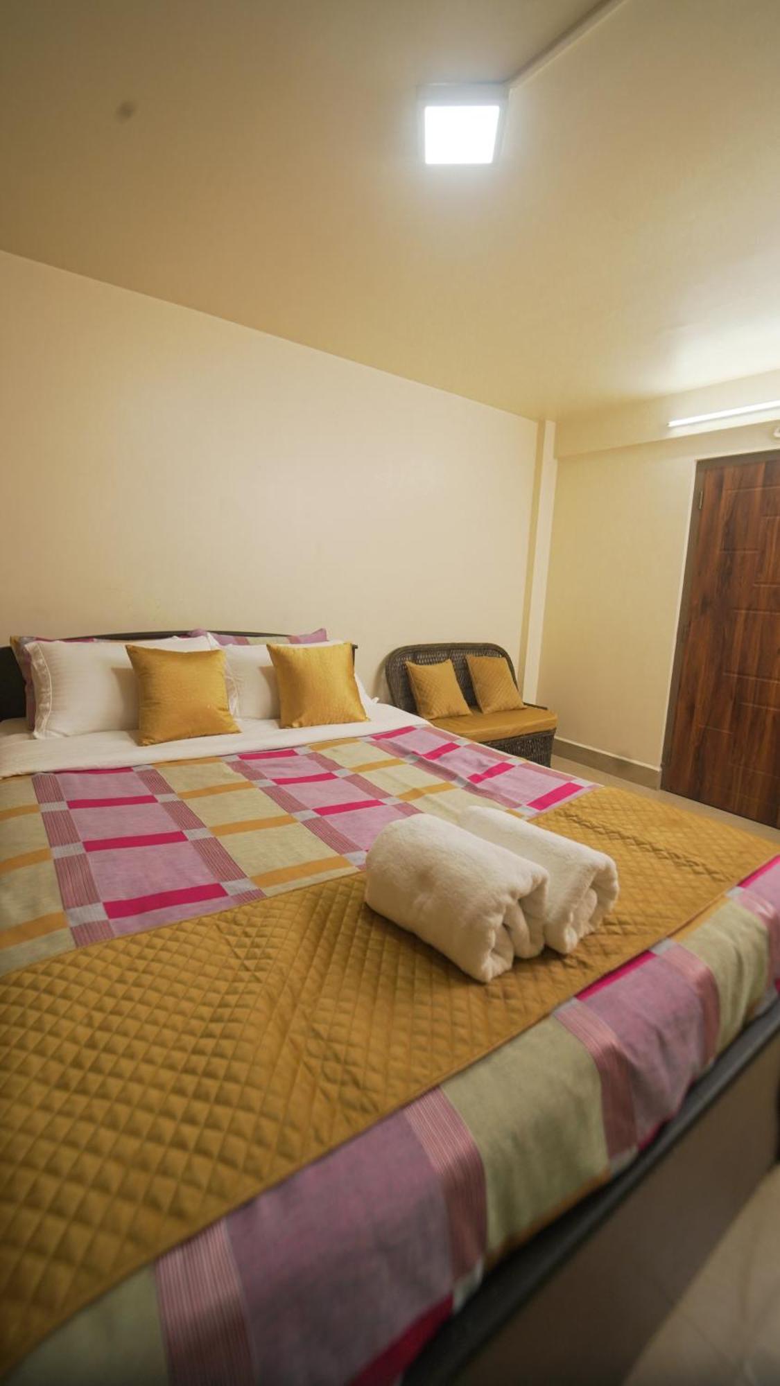 Appartamento di 350 m² con 10 camera Shillong Esterno foto