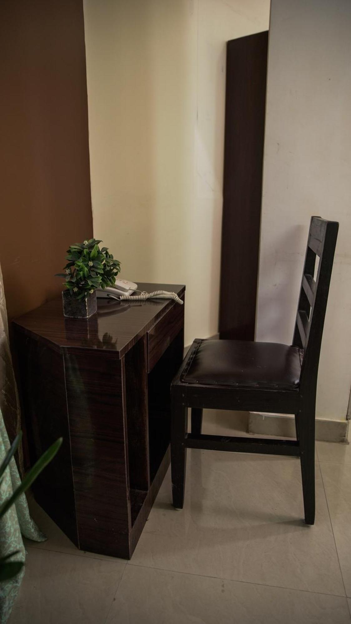 Appartamento di 350 m² con 10 camera Shillong Esterno foto
